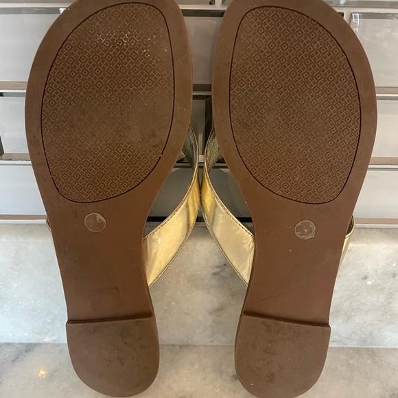 Tory Burch leather sandals. Great condition. Slight wear but still looks good. - Picture 5 of 9